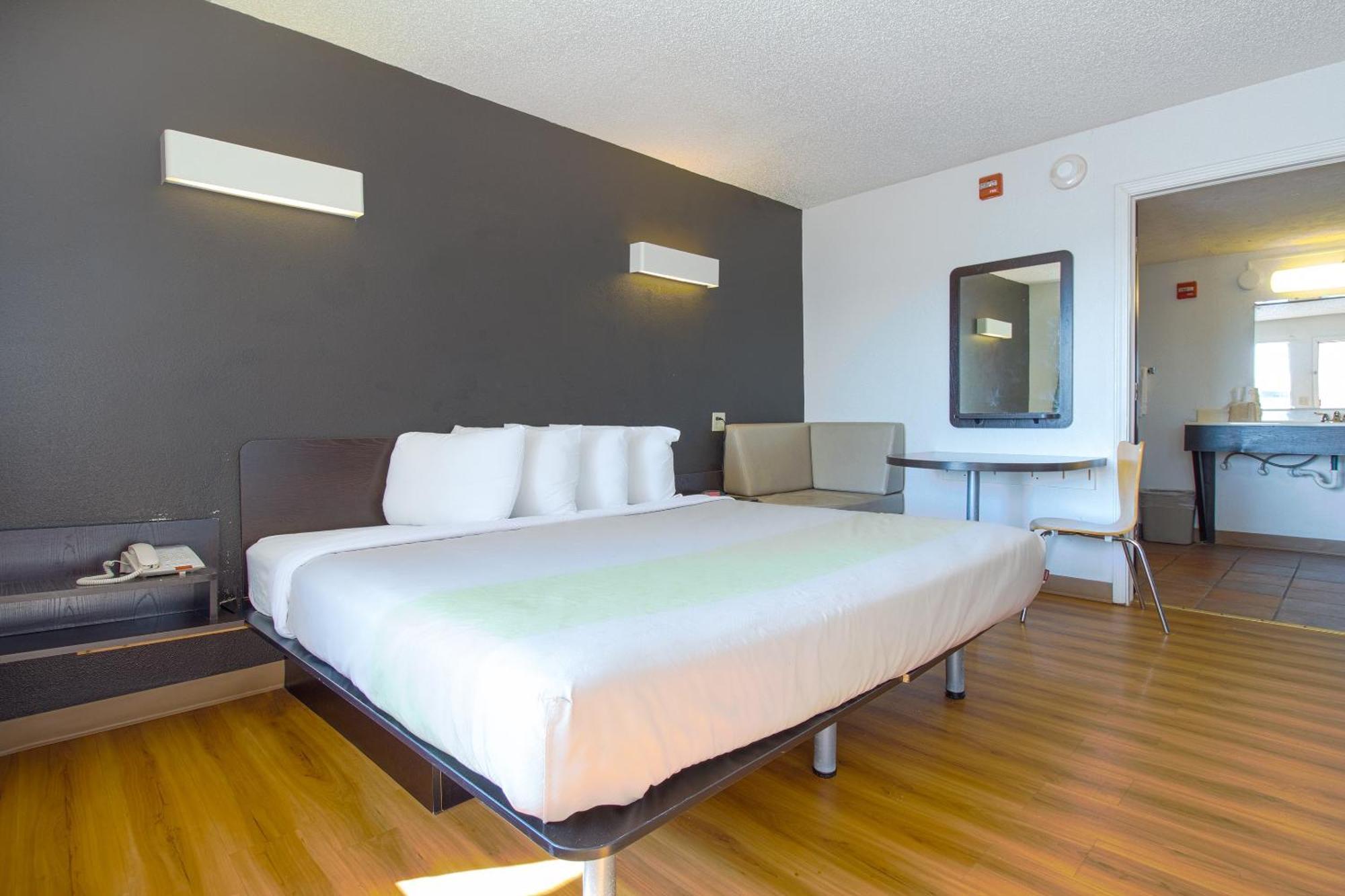 Studio Inn Extended Stay Oklahoma City Airport By Oyo Экстерьер фото