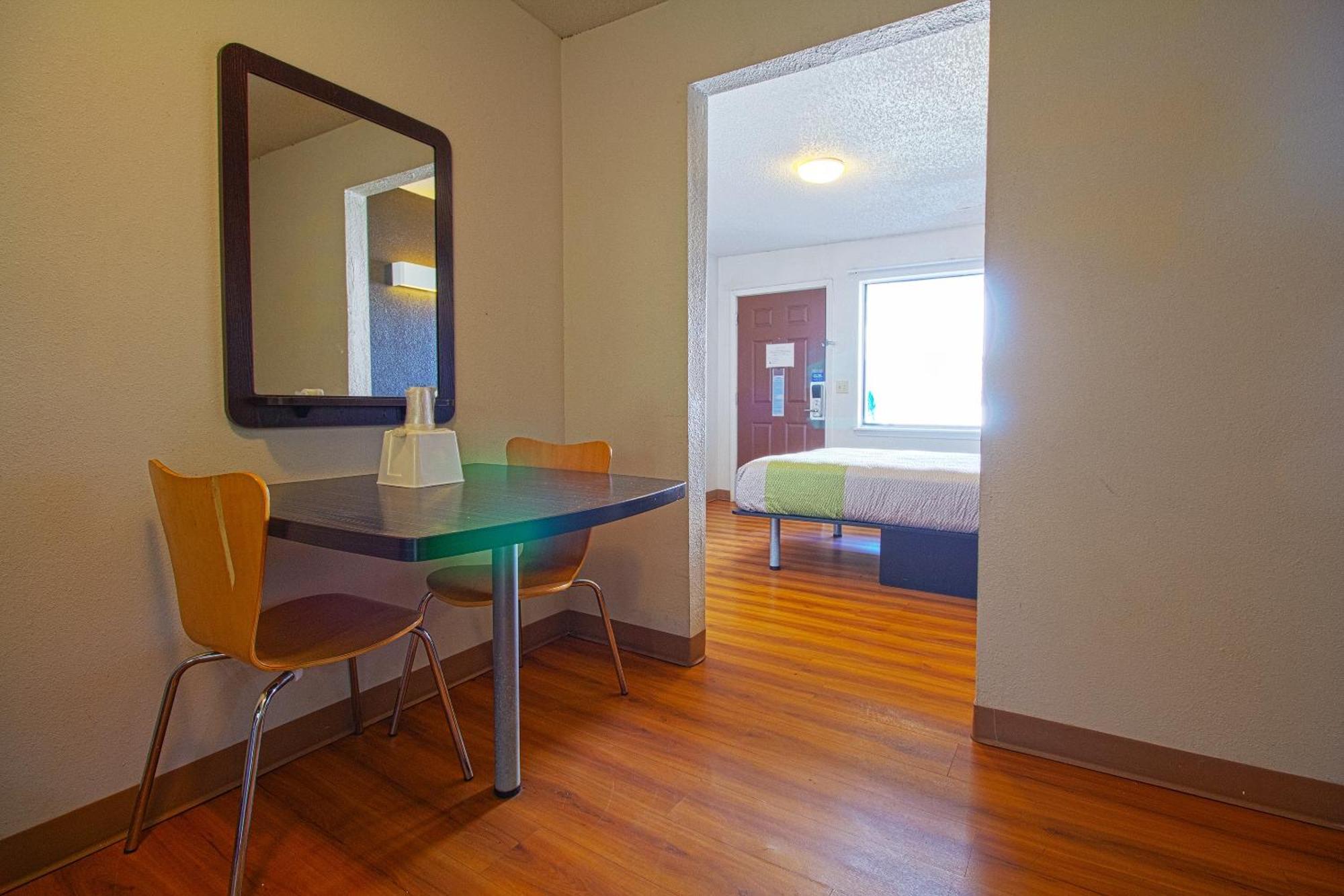 Studio Inn Extended Stay Oklahoma City Airport By Oyo Экстерьер фото