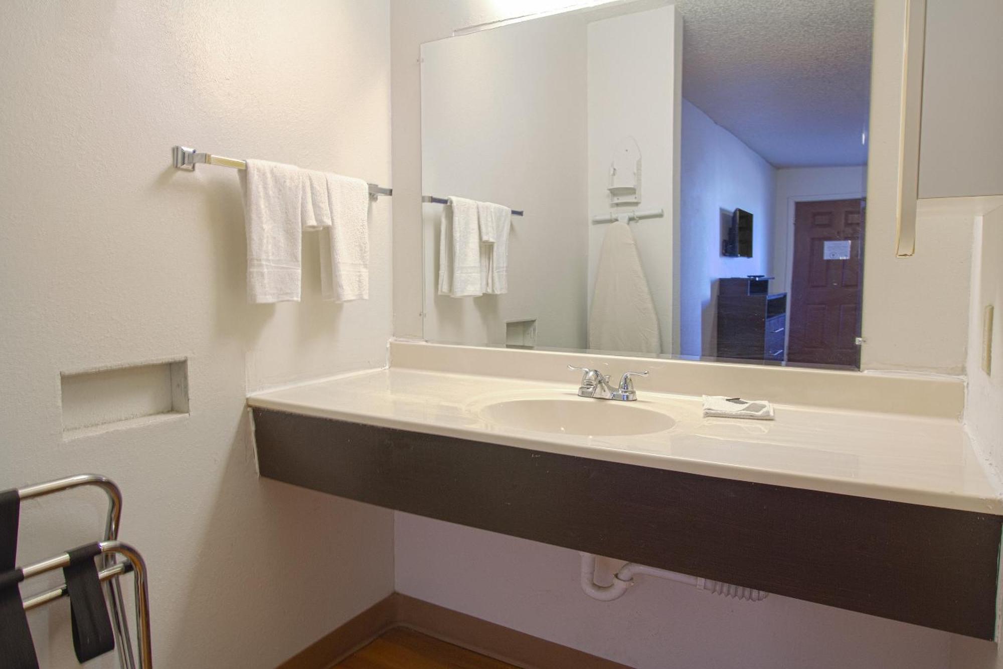 Studio Inn Extended Stay Oklahoma City Airport By Oyo Экстерьер фото