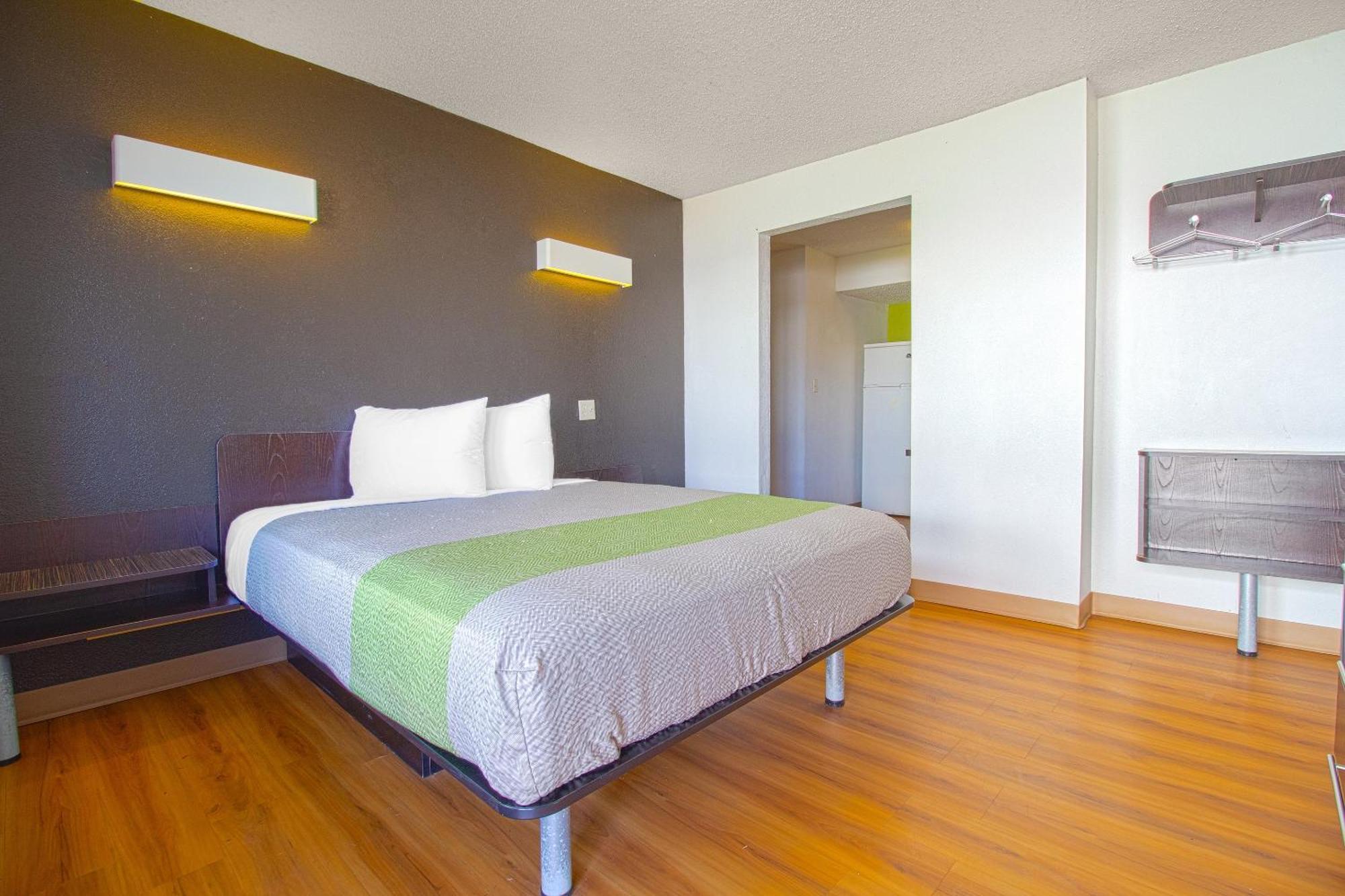 Studio Inn Extended Stay Oklahoma City Airport By Oyo Экстерьер фото